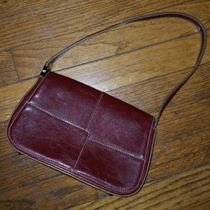 Q & A Shoulder bag